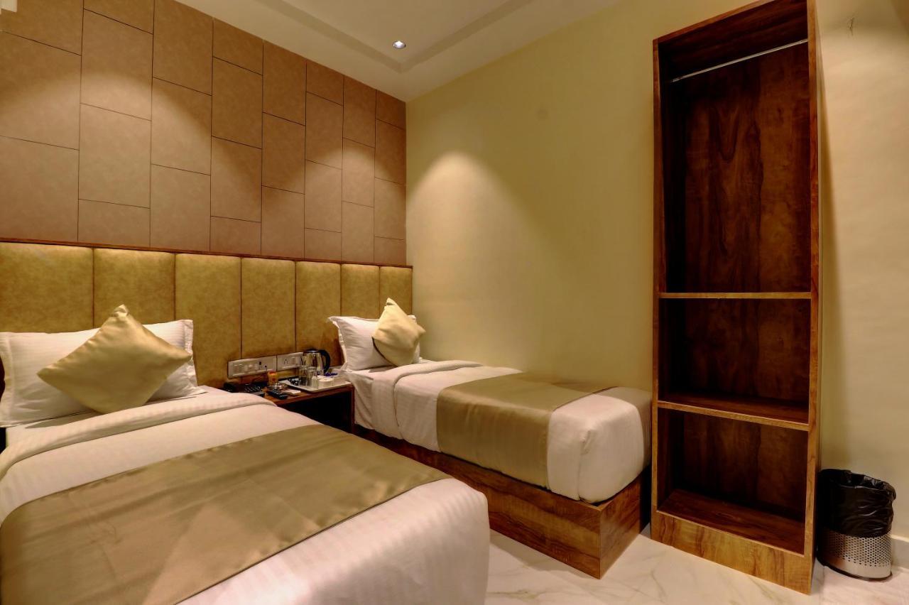 Hotel Amber Suite Near Mumbai Airport Exteriör bild