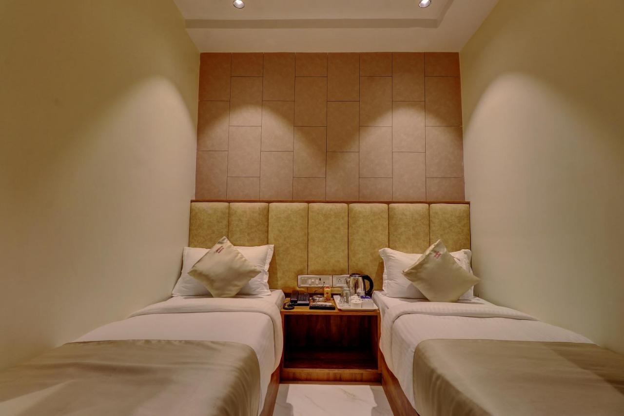 Hotel Amber Suite Near Mumbai Airport Exteriör bild