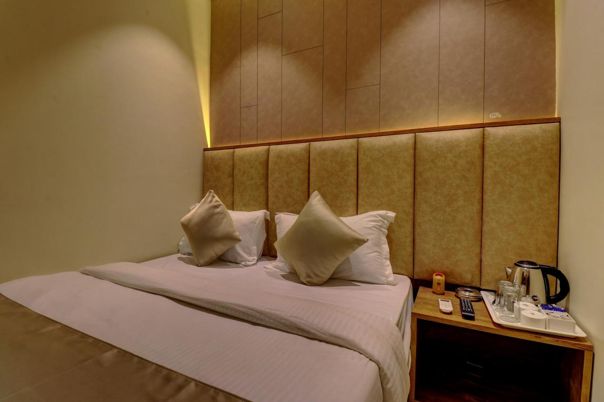 Hotel Amber Suite Near Mumbai Airport Exteriör bild